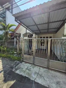 Dijual Rumah Jl.Nginden Intan