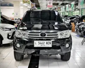 TOYOTA FORTUNER G 2.5 DIESEL MT 2011 HITAM