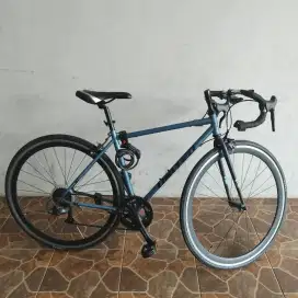 Sepeda road bike UNITED