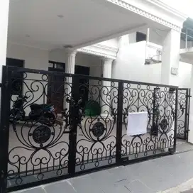 Rumah Clasic 2 Lantai di Taman Malaka Pondok Kelapa Jaktim