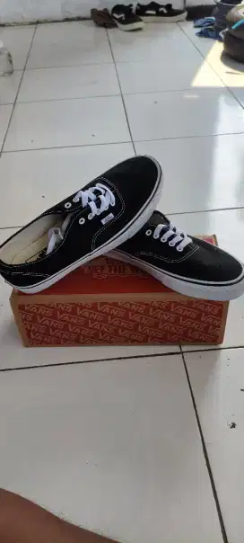 Vans authentic size 44,5 original 100% ex display
