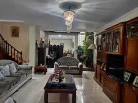 DIJUAL RUMAH TUA DI KOMP PERTAMINA CEMPAKA PUTIH