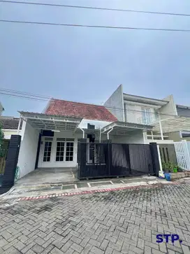 Rumah di Manyar Jaya Sudah Renovasi Bagus dekat Kampus Untag Unair