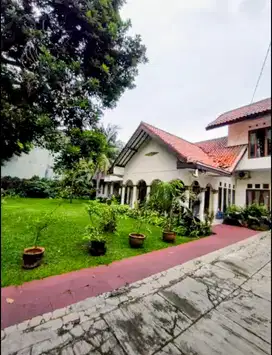 `Rumah Sejuta Jajanan Viral: Ngantor di Sini, Kerja Gak Berasa