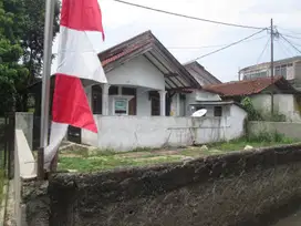 DIJUAL RUMAH STARTEGIS DI TENGAH KOTA DEPOK