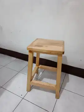 Dijual kursi kayu coklat asli kokoh