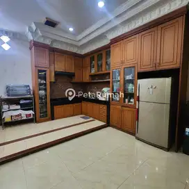 DIJUAL VILLA JALAN ALUMINIUM RAYA KOMPLEK CEMARA