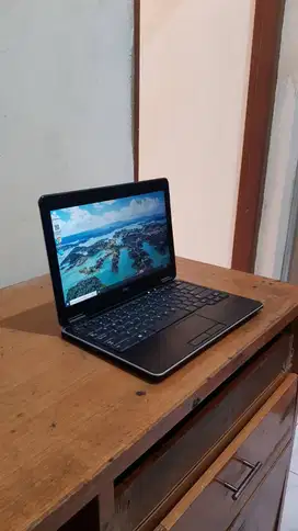 Lenovo Latitude E7240