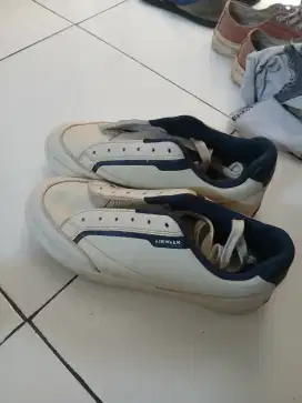 Di jual sepatu air walk origina bekas