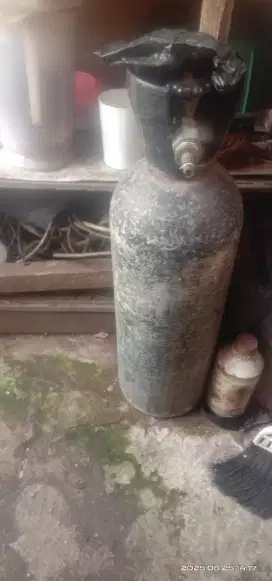 Tabung gas oksigen