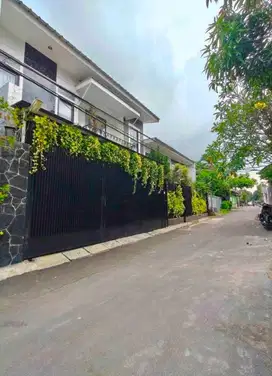 Dijual Rumah Mewah Minimalis 2 Lantai Dekat TMII & Tol Bambu Apus