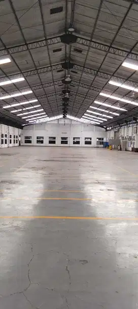 DIJUAL/DISEWAKAN GUDANG STRATEGIS DI JALAN RAYA NAROGONG BEKASI