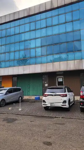 Ruko Hadap Jalan Raya Utama di Taman Tekno BSD Dekat Pergudangan
