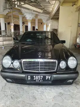 Mercedes Benz e320 elegance tahun 1999
