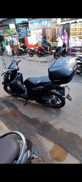 Dijual honda vario 150 led old tahun 2016 tangan pertama