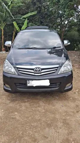 Toyota Kijang Innova 2010 Bensin