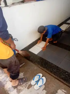 Tukang bangunan
