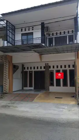 Rumah Semi Furnish 2 1/2 lantai di Cluster Mutiara Baru Bks