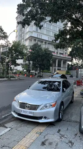 Camry 2.5 V 2012 Silver