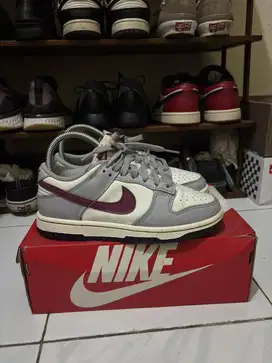 Nike women dunk low