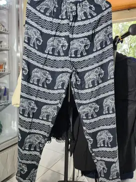 Celana thailand santai - size M