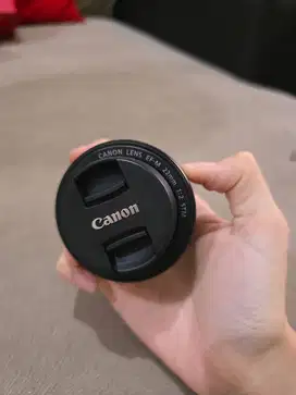 Canon Lens EF-M 22mm 1:2 STM (Macro 0.15m/0.49ft)