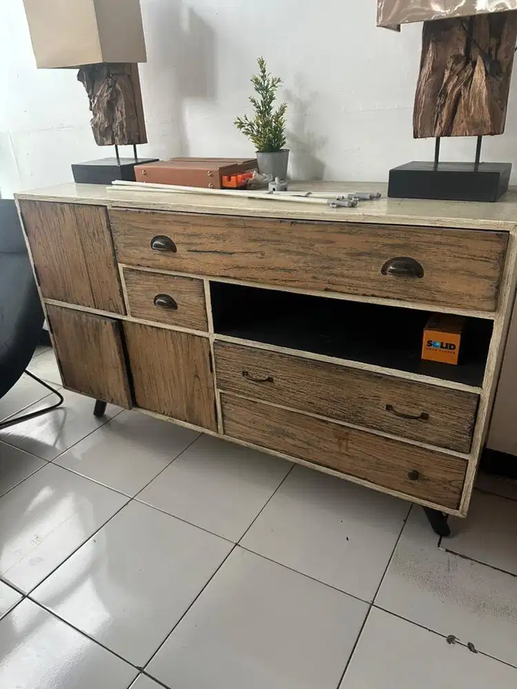 furniture bufet raistik bnyk laci agar banyak manfaat nya