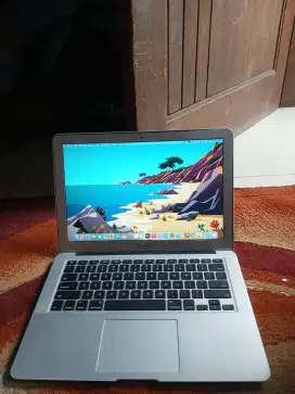 Macbook Air 13-inch,Early 2015 8/128