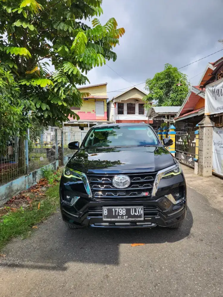 Fortuner GR 2.4 AT