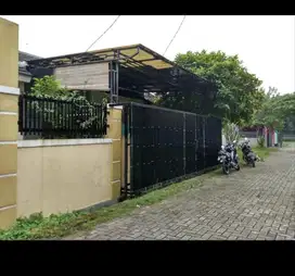 MURAH! Jual Rumah Daerah Puri Karawaci di Kelapa Dua (Rumah gandeng)