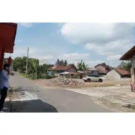 Dekat SMPN 1 Ngaglik di Jalan Palagan Jogja