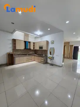 Disewakan Rumah di Pluit 3 Lantai