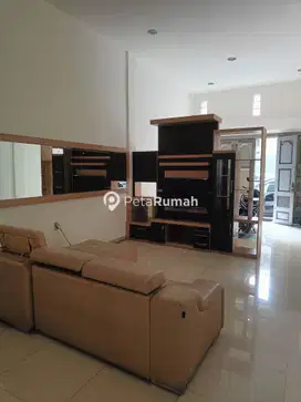 RUKO 2.5 Lantai Komplek Brayan City Jl. Pertempuran - P. Brayan (Nuri)