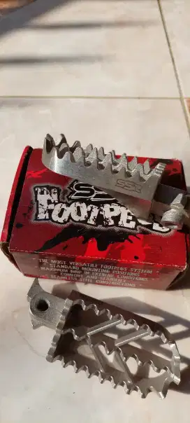 Fo Sale Footpegs SSR