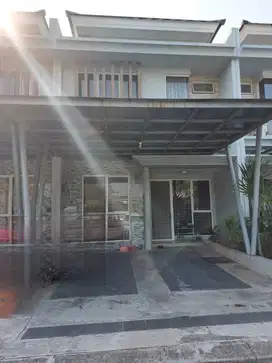 Dijual Rumah 2 Lantai Lokasi Strategis di JGC Cakung Jakarta Timur