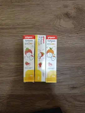 Pigeon Baby Toothpaste Pasta Gigi Anak 45gr - Strawberry