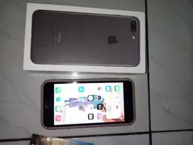 Dijual hp iphone 7+ 128 black