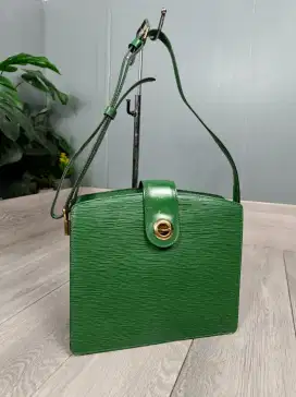 Authent L*uis Vuitton Prelove