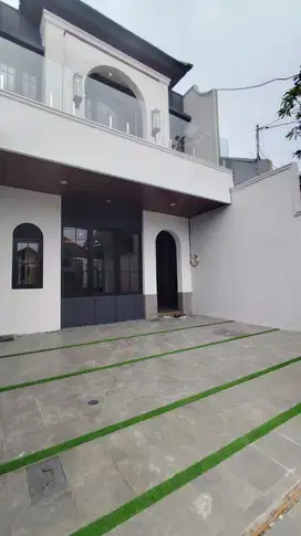 Rumah Baru Manyar Tengah Kota Dekat Unair Kampus A dan B, Kertajaya