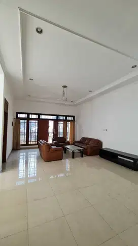 Disewakan Rumah Muara Karang 3+1 KT