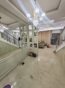 Rumah Golf Island Pik Furnished rapi bagus 3+1 kamar, dekat danau