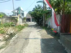 Tanah bonus rumah 110m² muka 7,8m jln 4m ,lingkungan Grogol indah