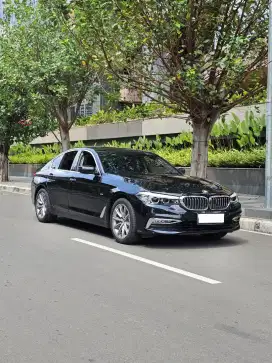 CASH! BMW 520i Luxury G30 CKD 2018