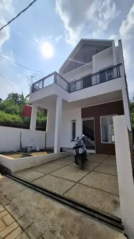 Dijual rumah 2 lantai termurah di jatihandap dkt padasuka pusat kota