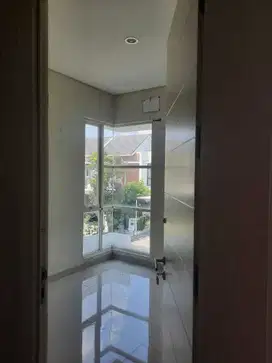 Disewakan rumah di cluster lavesh harapan indah Bekasikasi