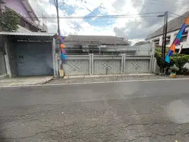Rumah Bagus Siap Pakai Dekat Jalan Honggowongso Serengan Solo