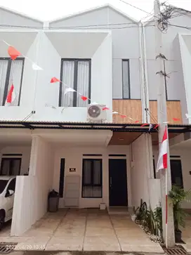 Rumah 2 lantai, siap huni, dalam cluster, free biaya biaya