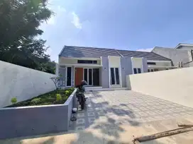2 UNIT RUMAH SIAP HUNI MODERN DI SLEMAN 500JT-an, CARPORT LUAS