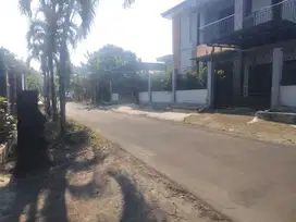 Luasa Kecil 112 m2, Tanah Dijual Sleman di Jalan Jogja-Solo
