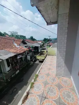 DI JUAL RUMAH MURAH SUDAH 2 LANTAI SIAP ISI DAN STRATEGIS DI TENJOLAYA